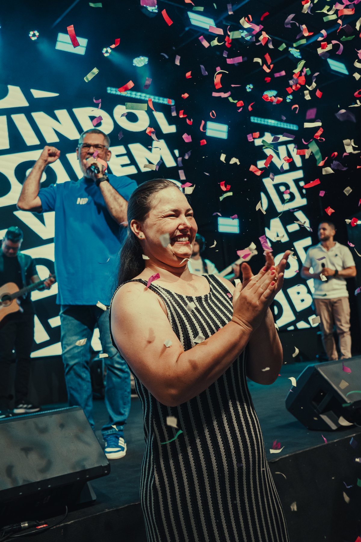 Celebração e alegria na igreja